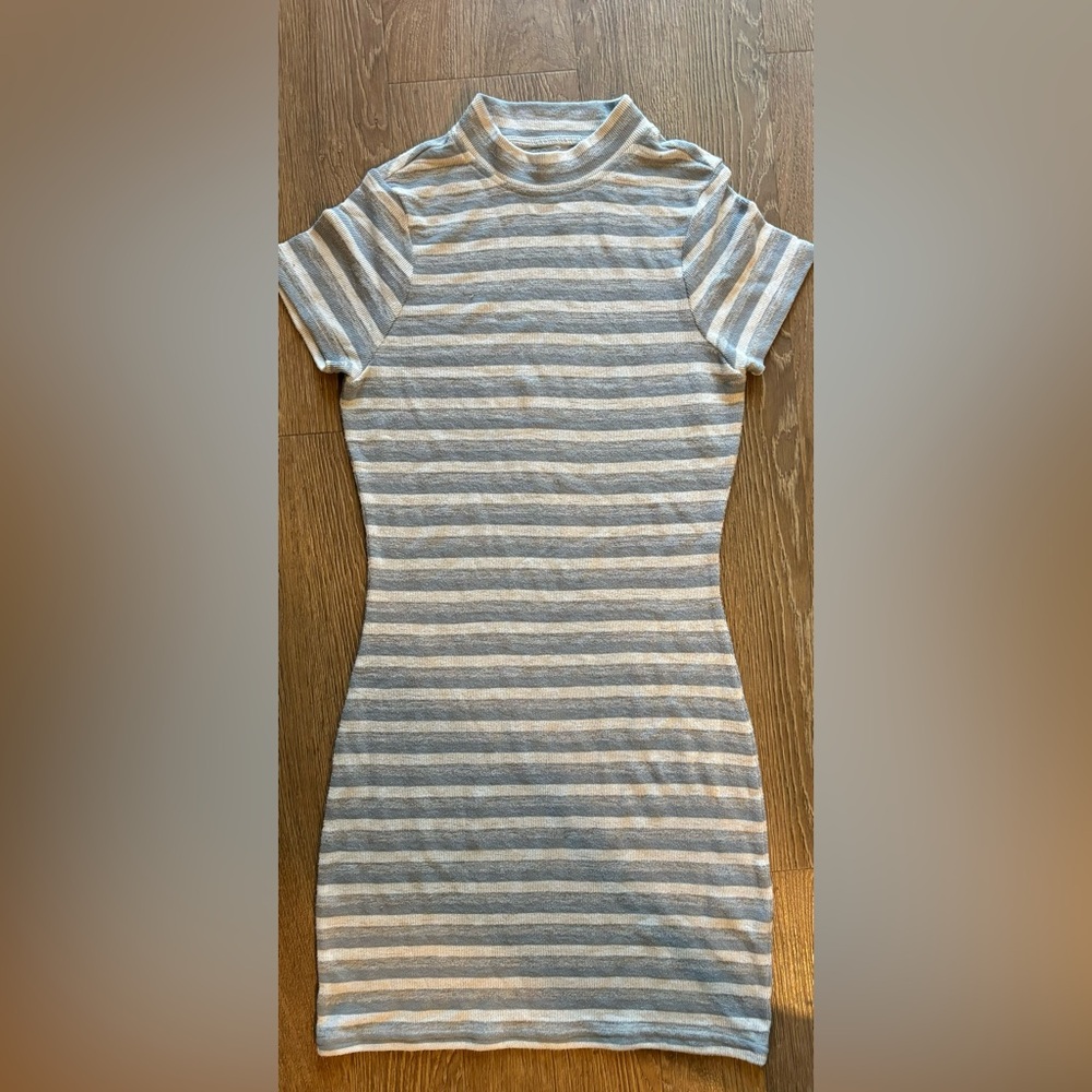 O'NEILL Women's Short Sleeve Mini Dress -  Short length Size- Small